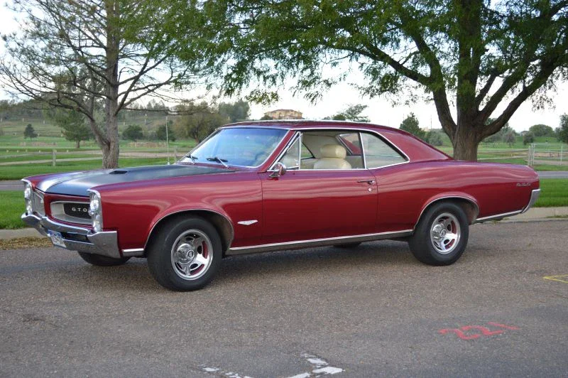 Pontiac-Gto-1966-Burgundy
