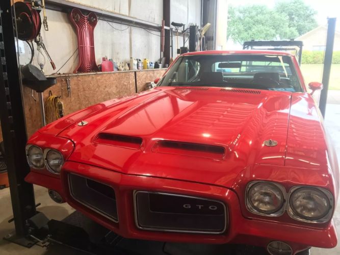 Pontiac-Gto-1972-Red-Black-11