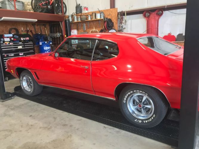 Pontiac-Gto-1972-Red-Black-12