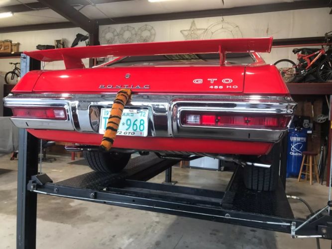 Pontiac-Gto-1972-Red-Black