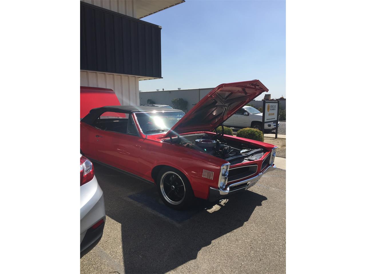 Pontiac-Lemans-1966-Red-Black-13