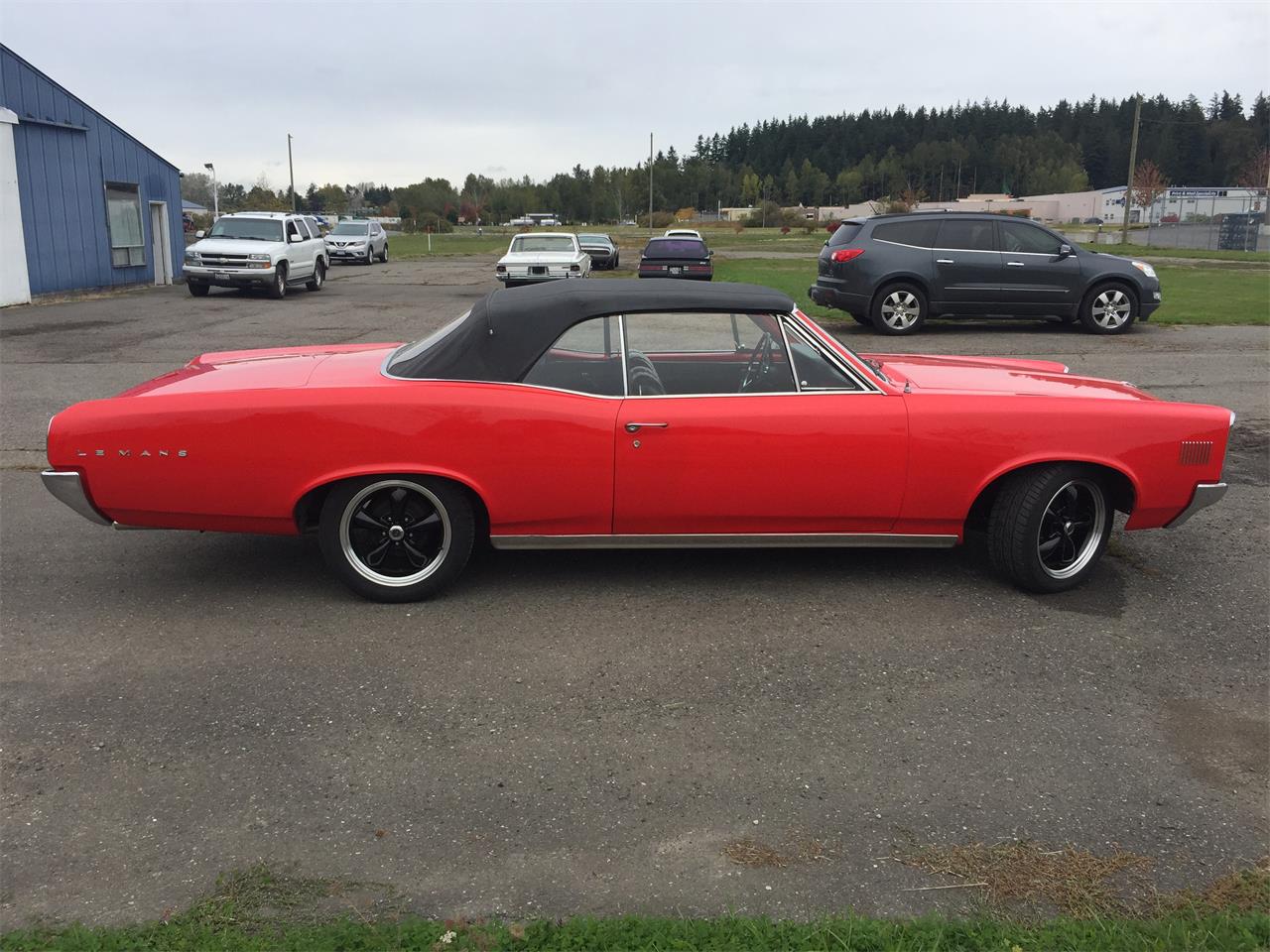 Pontiac-Lemans-1966-Red-Black-8