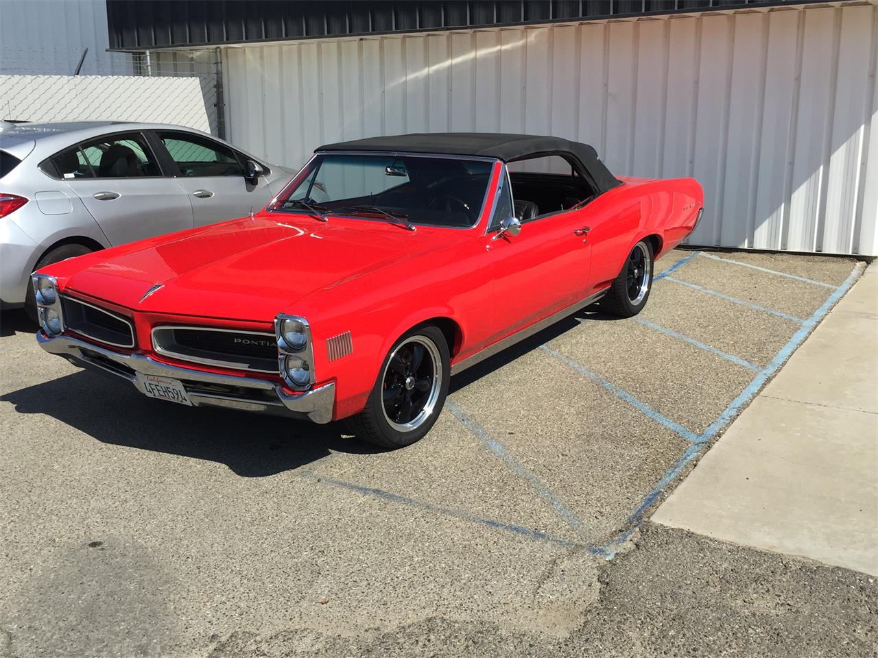 Pontiac-Lemans-1966-Red-Black