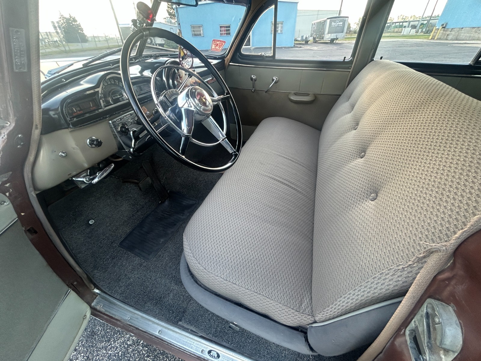 Pontiac-Other-1951-Sedan-16
