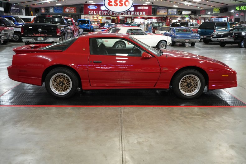 Pontiac-Other-1987-Red-Gray-11