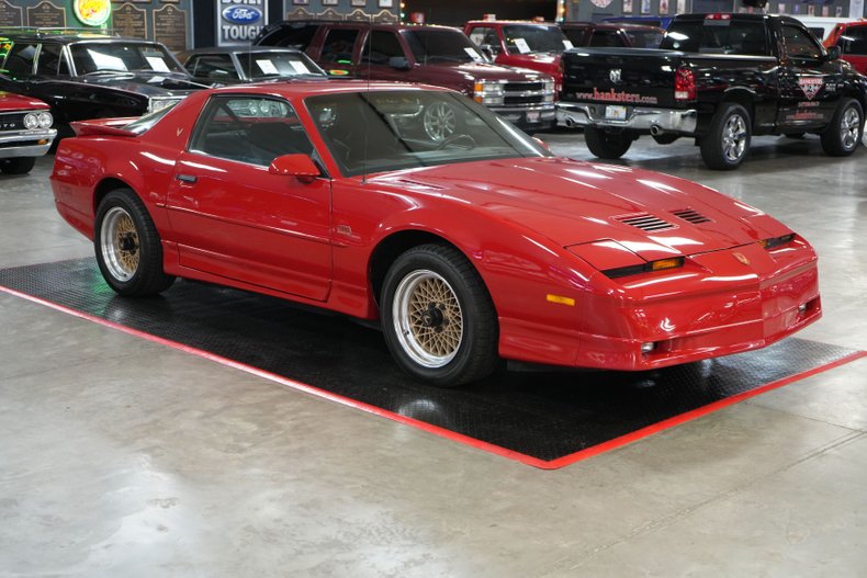 Pontiac-Other-1987-Red-Gray-12