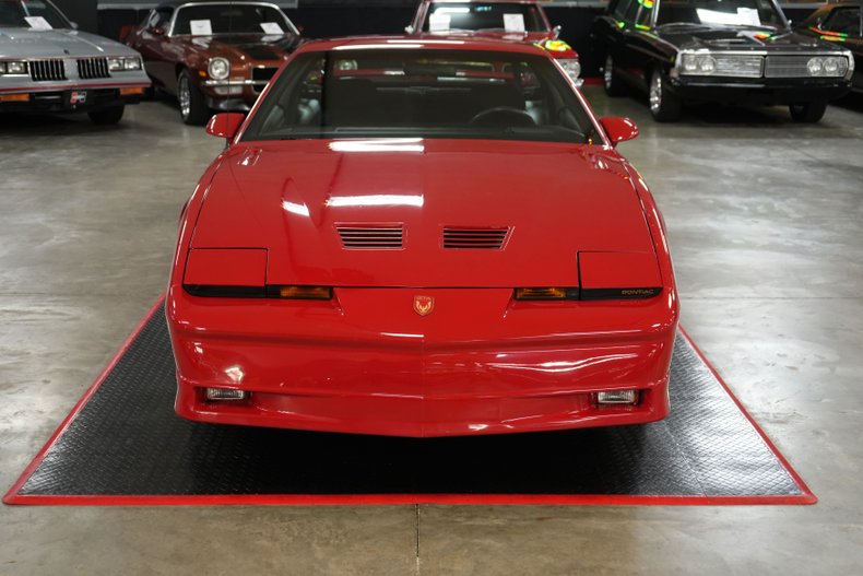 Pontiac-Other-1987-Red-Gray-13