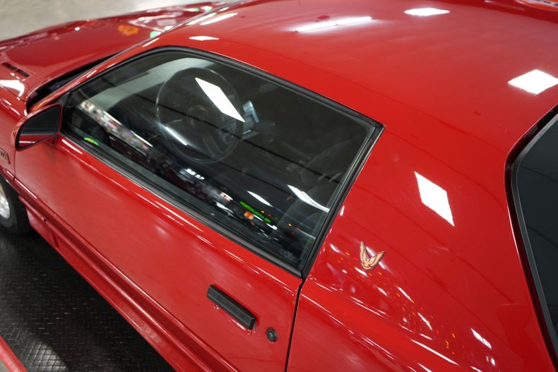 Pontiac-Other-1987-Red-Gray-2