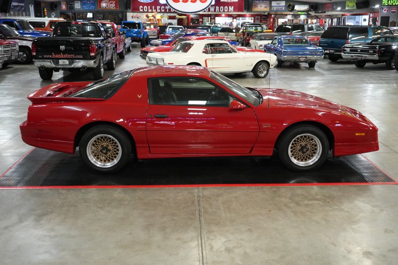 Pontiac-Other-1987-Red-Gray-21