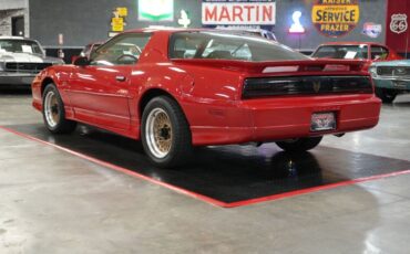 Pontiac-Other-1987-Red-Gray-26