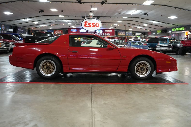 Pontiac-Other-1987-Red-Gray-28