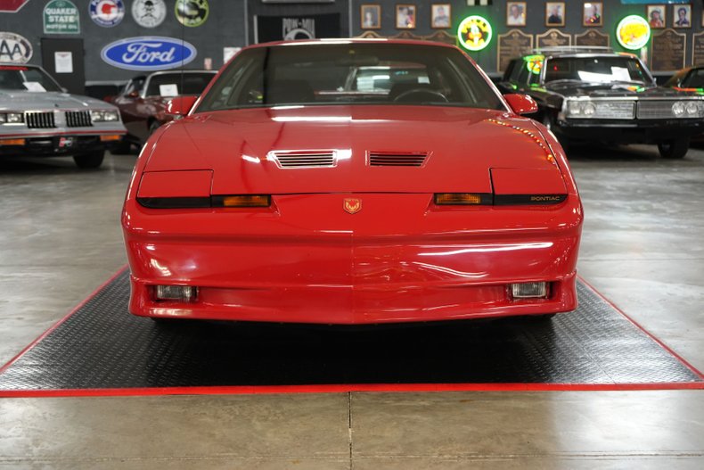 Pontiac-Other-1987-Red-Gray-30