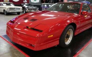 Pontiac-Other-1987-Red-Gray-31