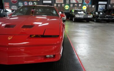 Pontiac-Other-1987-Red-Gray-32