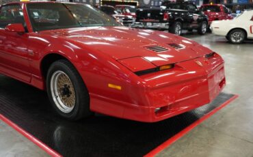 Pontiac-Other-1987-Red-Gray-34