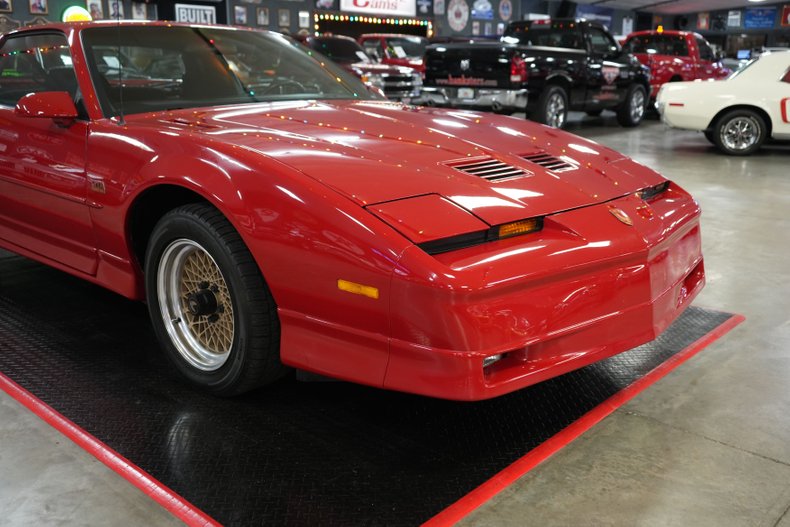 Pontiac-Other-1987-Red-Gray-34
