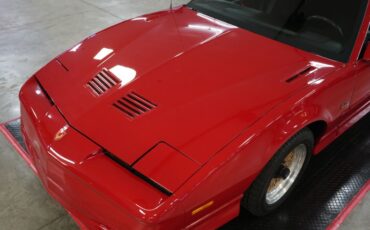 Pontiac-Other-1987-Red-Gray-39
