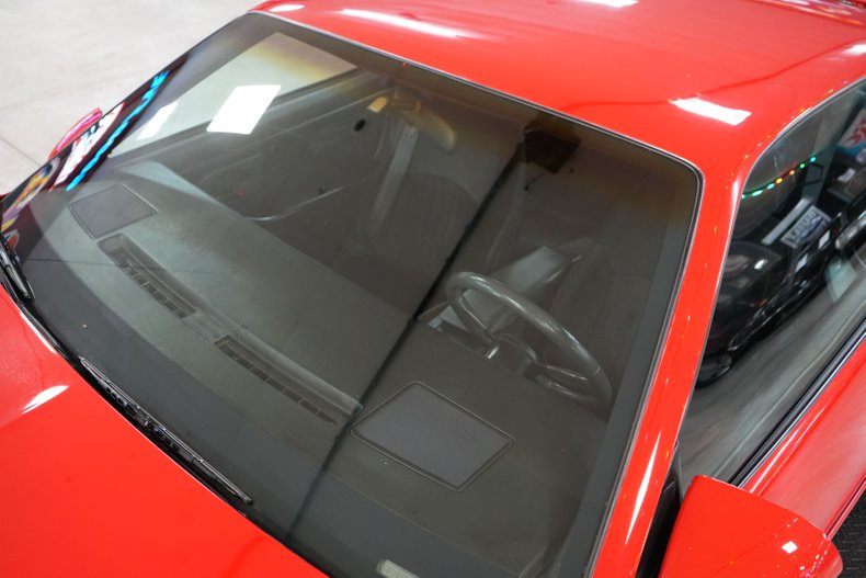 Pontiac-Other-1987-Red-Gray-40