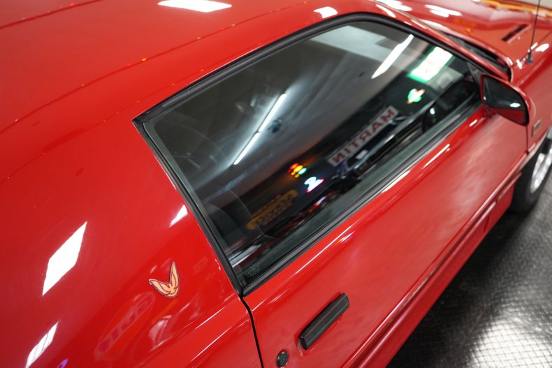 Pontiac-Other-1987-Red-Gray-43