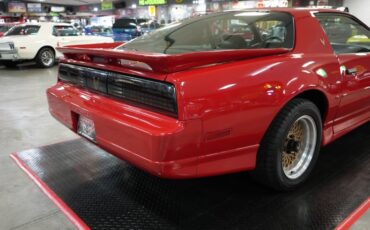 Pontiac-Other-1987-Red-Gray-47