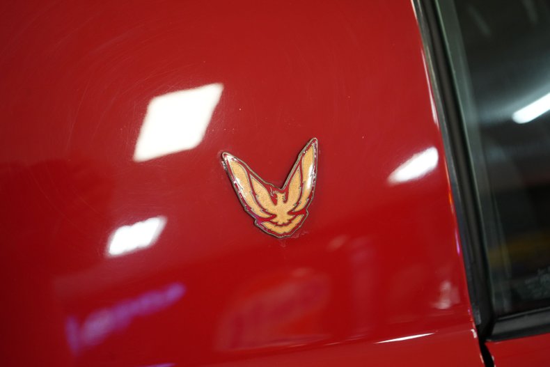 Pontiac-Other-1987-Red-Gray-48
