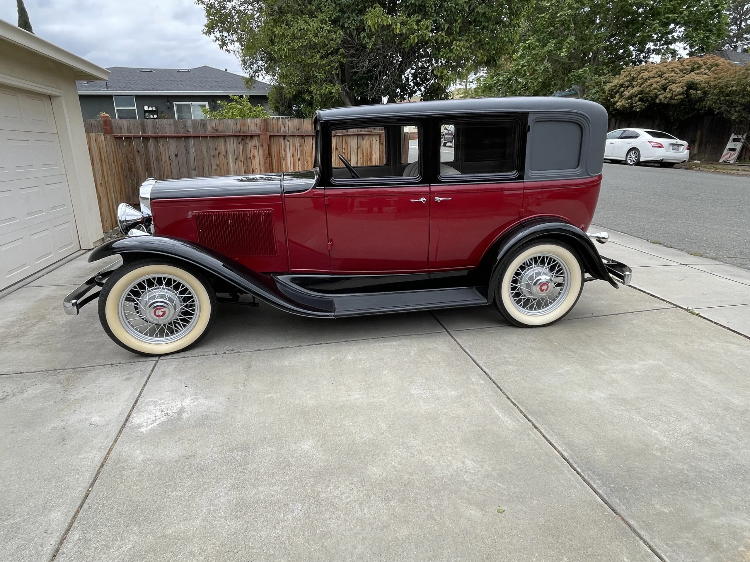 Pontiac-Series-401-1931-Burgundy-Gray