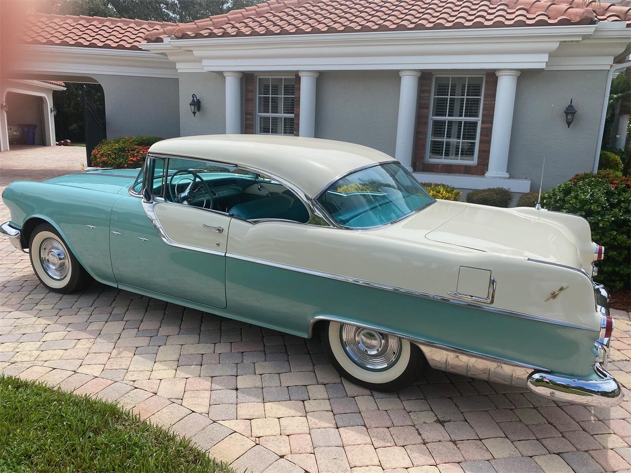 Pontiac-Star-chief-1955-Turquoise-with-cream-Turquoise-amp-white-1