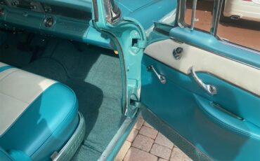 Pontiac-Star-chief-1955-Turquoise-with-cream-Turquoise-amp-white-12