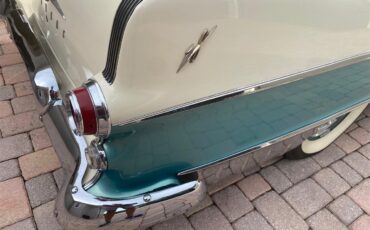 Pontiac-Star-chief-1955-Turquoise-with-cream-Turquoise-amp-white-18