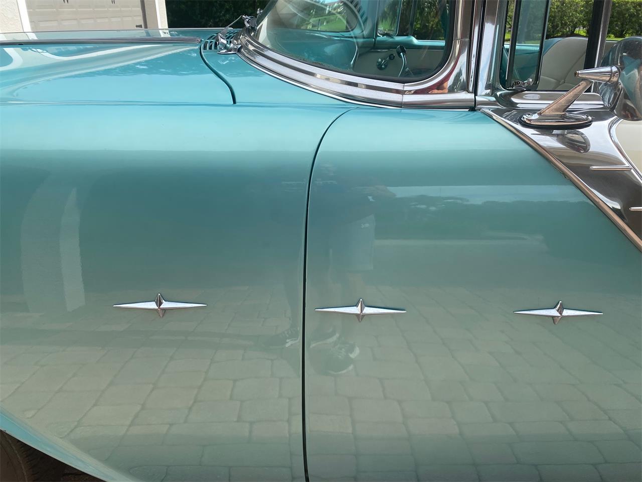 Pontiac-Star-chief-1955-Turquoise-with-cream-Turquoise-amp-white-20