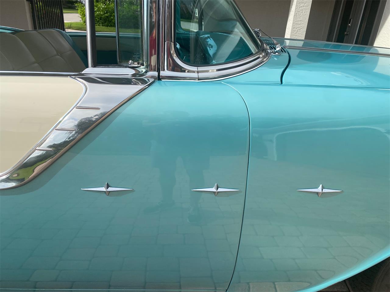Pontiac-Star-chief-1955-Turquoise-with-cream-Turquoise-amp-white-21