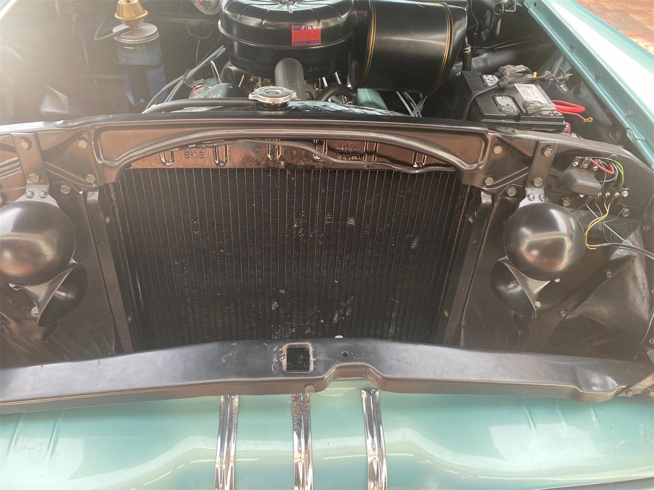 Pontiac-Star-chief-1955-Turquoise-with-cream-Turquoise-amp-white-27