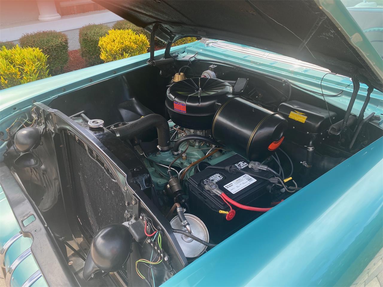 Pontiac-Star-chief-1955-Turquoise-with-cream-Turquoise-amp-white-29