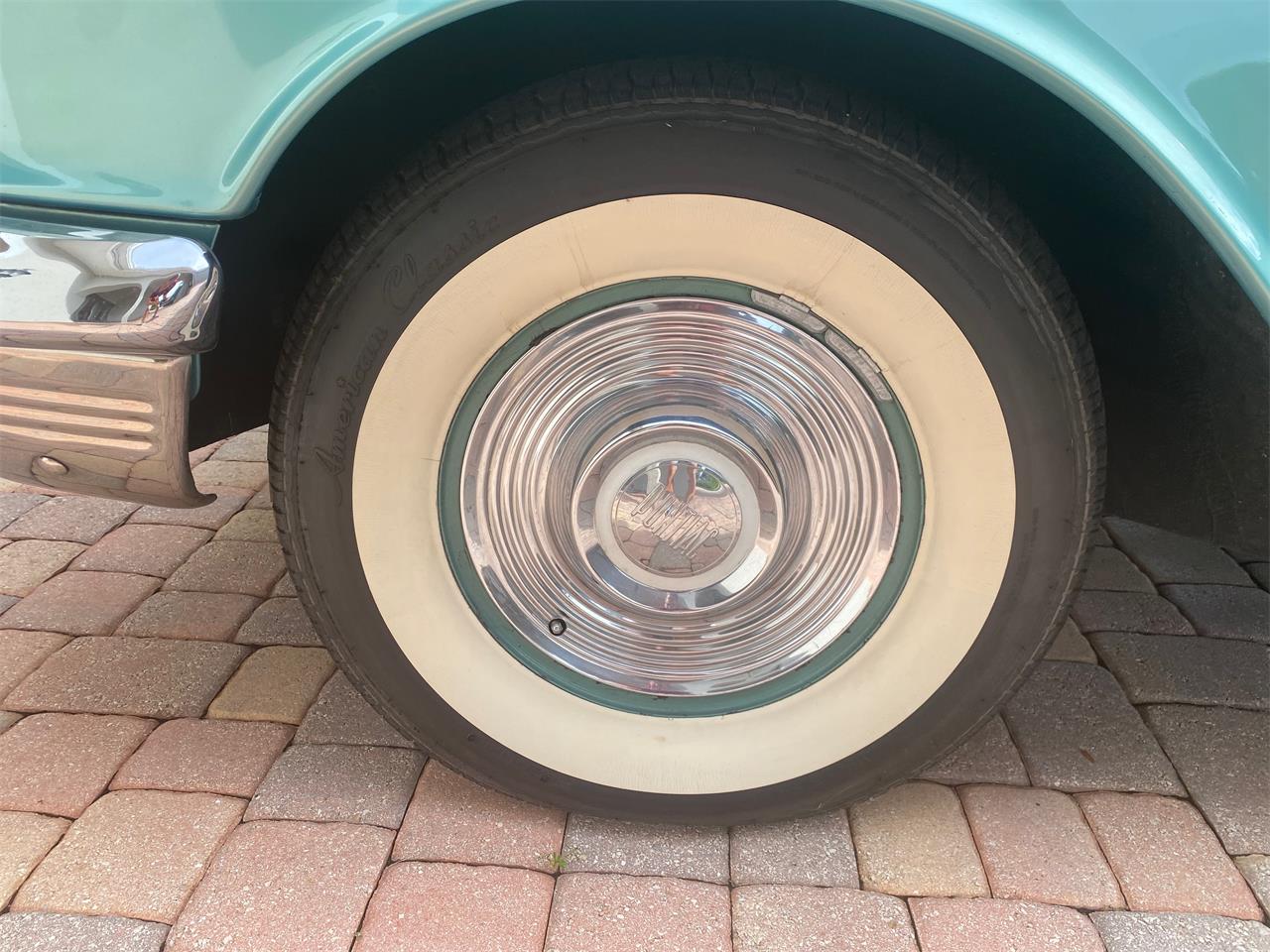 Pontiac-Star-chief-1955-Turquoise-with-cream-Turquoise-amp-white-4