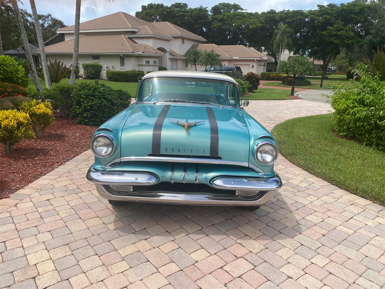 Pontiac-Star-chief-1955-Turquoise-with-cream-Turquoise-amp-white-6