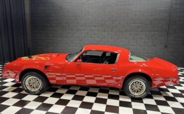 Pontiac-Trans-Am-1977-Coupe-12