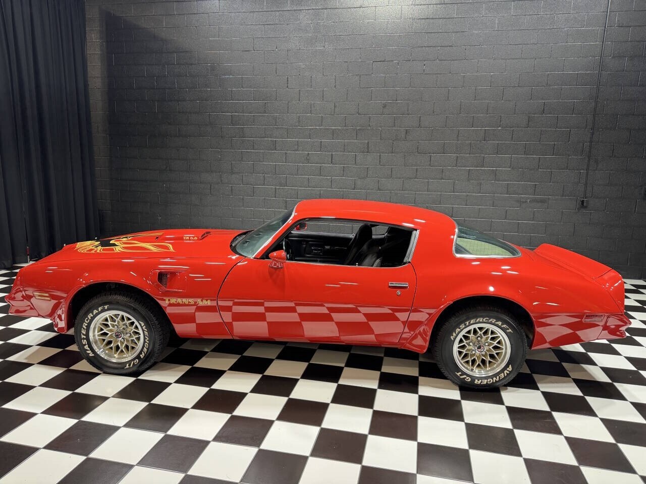 Pontiac-Trans-Am-1977-Coupe-12