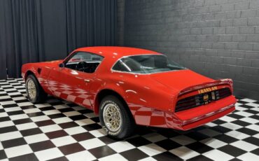 Pontiac-Trans-Am-1977-Coupe-13