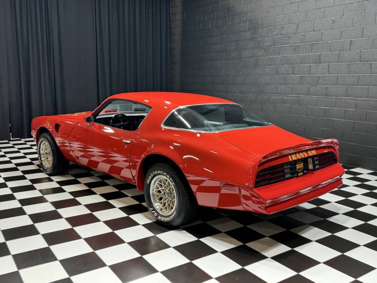 Pontiac-Trans-Am-1977-Coupe-13