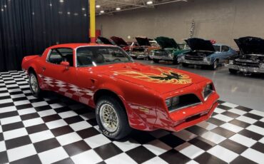 Pontiac-Trans-Am-1977-Coupe-17