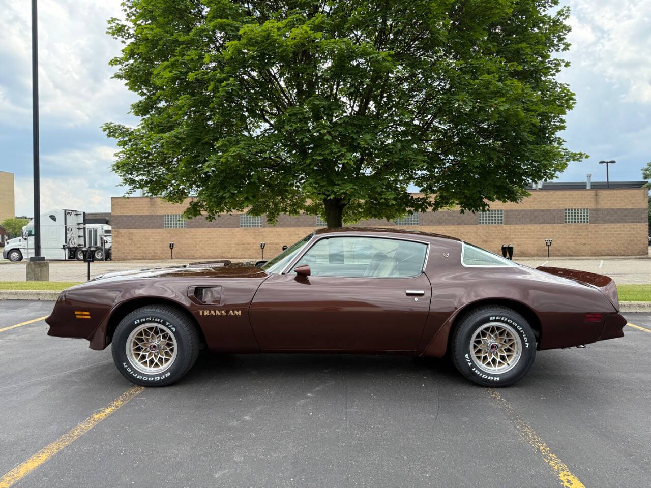 Pontiac-Trans-Am-1977-Coupe-2