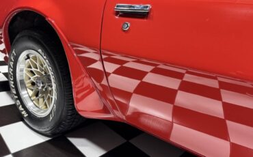 Pontiac-Trans-Am-1977-Coupe-32