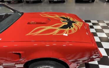 Pontiac-Trans-Am-1977-Coupe-33