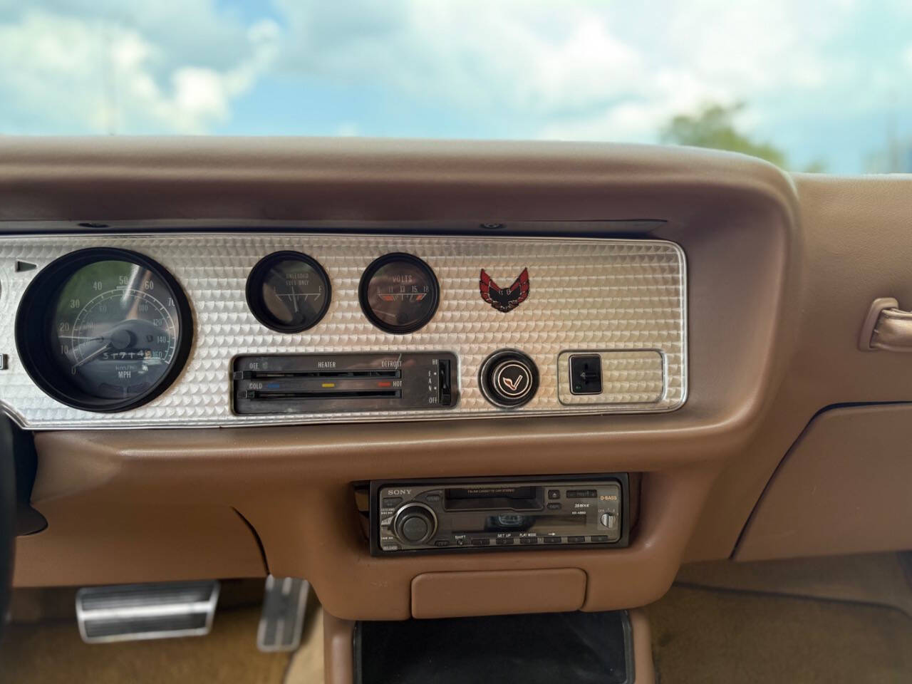 Pontiac-Trans-Am-1977-Coupe-36