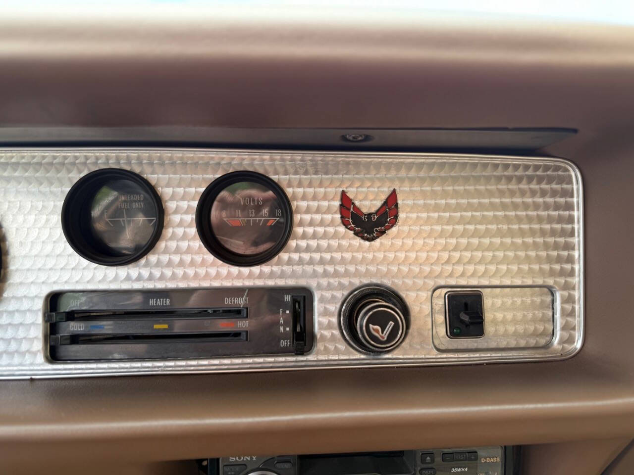 Pontiac-Trans-Am-1977-Coupe-37