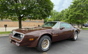Pontiac-Trans-Am-1977-Coupe
