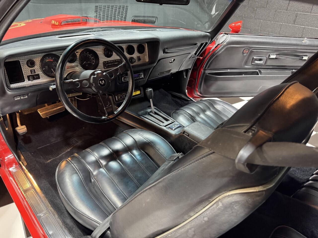 Pontiac-Trans-Am-1977-Coupe-38