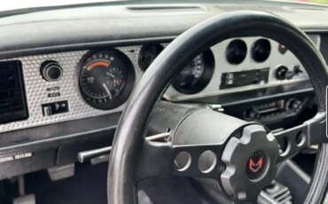 Pontiac-Trans-am-1972-White-Black-1