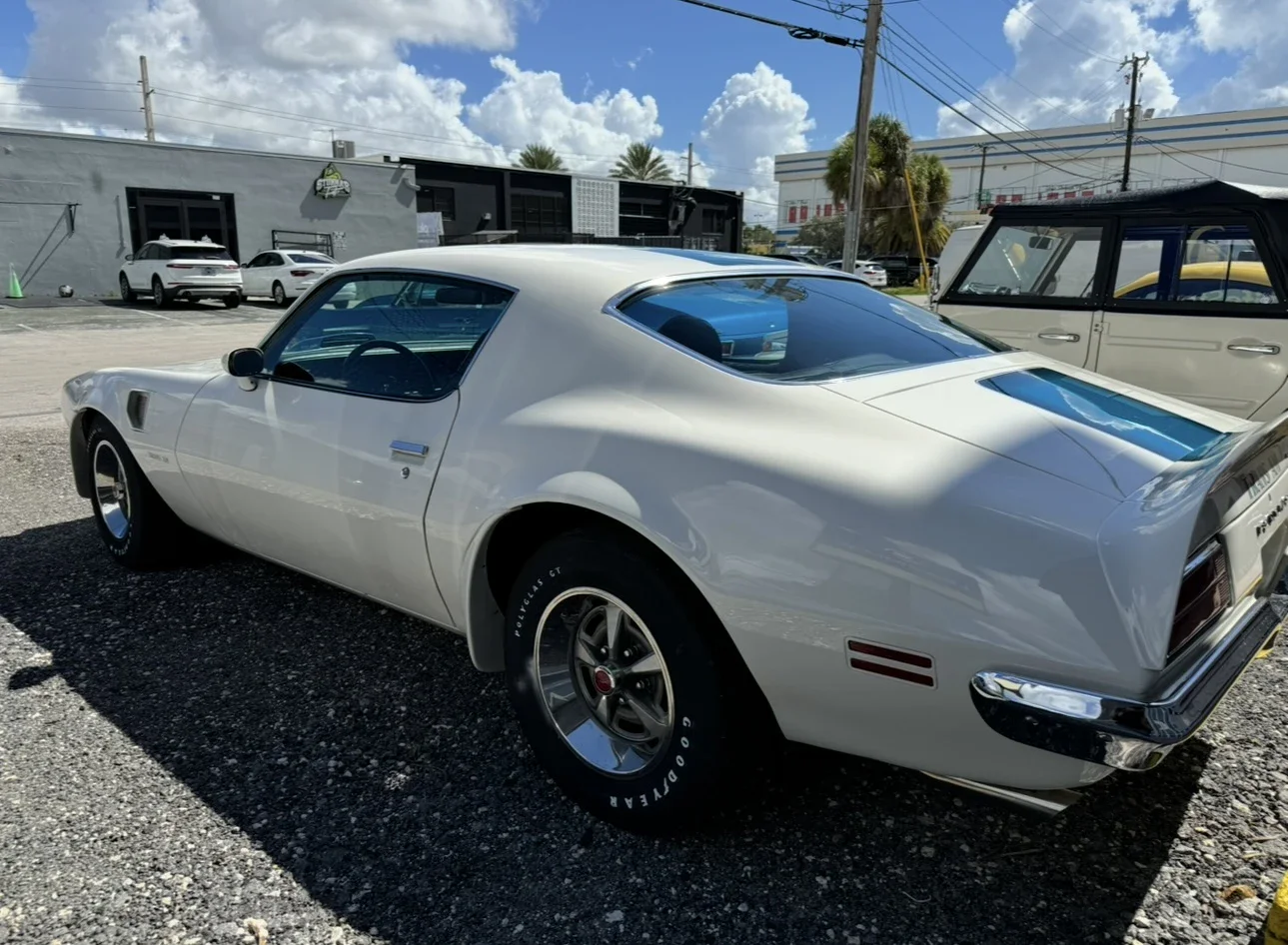 Pontiac-Trans-am-1972-White-Black-2