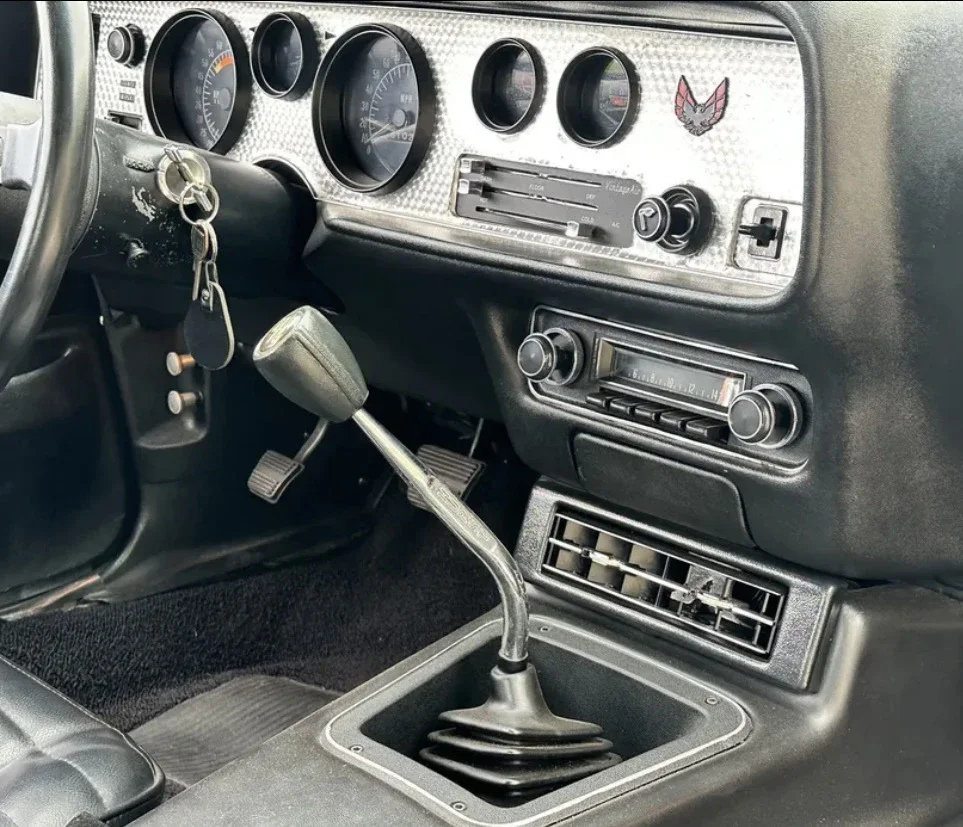 Pontiac-Trans-am-1972-White-Black-6